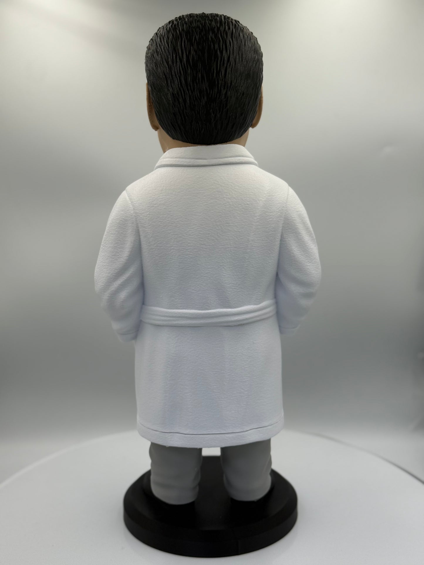 Tony in His Bathrobe – Crime Family Collection! Iconic Mob Figurine | High-Quality Caricature Statue (Mini & Standard Editions)